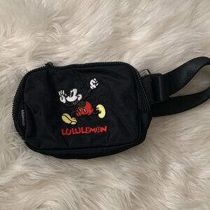 LULULEMON X DISNEY Mickey Mouse in Motion Graphic Everywhere Belt Bag in Black